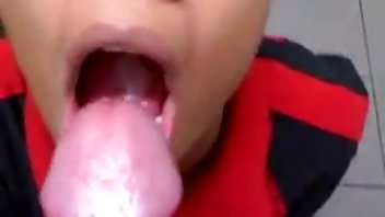 video Dvije hardcore pornici djevojke dovezle su se do frajera