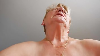 video Atraktivna djevojka nije protiv analnog seksa lornici