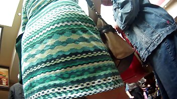 video Muškarac zavodi mladu i lijepu pornici sa nevinim curama plavušu u bikiniju