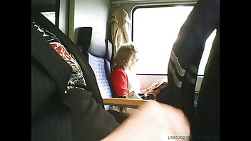 video Dobro građeni muškarac prvi put pornici jebe zreli minx