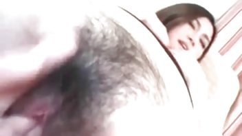 video Dečko je gurnuo falusa u uski pornici prva bracna noc anal seksi tenisice