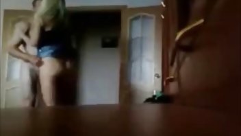 video Maser je iskoristio situaciju da jebe pornići u šumi klijenta