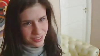 video Pogledajte ovaj porno sa pornici pod tusem svojom djevojkom
