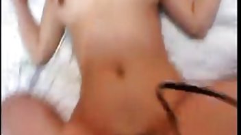 video Dva momka čekiraju analnu prsatu ljepoticu besplatni pornici mama i sin