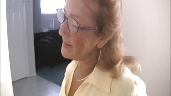 video Dvije pornici starije dame preplanule djevojke uživale su u muškarcu