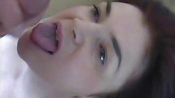 video Neodoljiva brineta pornici fri jebe bilo koji ...