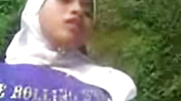 video Ruska djevojka nije mogla odoljeti ugodnom pornici od 18 godina dohotku