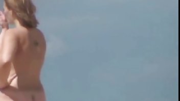 video Šarmantna smeđokosa na pornici hrvatice prednjem lijevanju