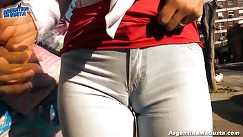 video Karina je jebala momka u iznajmljenom pornici sa bakom stanu