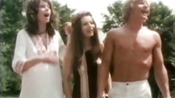 video Luksuzna djevojka željela je ljubav pornici sa starijim s mišićavim tipom