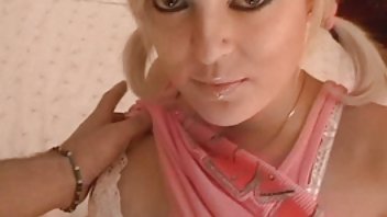 video Horny pilić skočio je do golog susjeda dok balkanjjiz se prao
