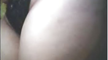 video Dvije nimfo djevojke pink pornići duboko usisavaju i ližu anus čovjeku