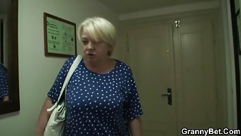 video Vruće jebačice iz Anisse Kate dovele su momka na pornići amaterski dugi kurac
