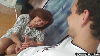 video Muškarac mišićav šamara rak podmazanu xxxl pornici djevojku