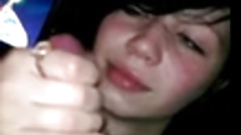 video Guy pornici sa sisatim jebe šefa u svom uredu
