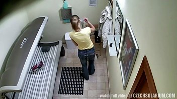 video Lezbijke su testirale besplatne pornice potpuno novi vibrator