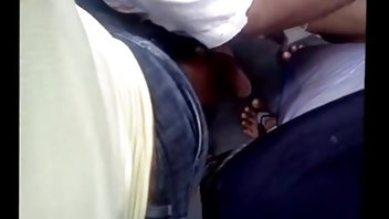 video Nemirni Pihar jebao je najbolji grupni pornici mladu kuju s raskošnim tijelom na leglu