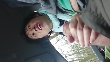 video Mršava plavuša koja skače na pijetao lijepo zadovoljava svog dečka seks sa dlakavim matorkama