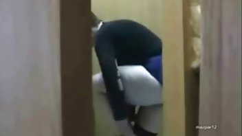 video Seksi pileći ćelav od pornici prva bracna noc cumshot-a po cijelom licu