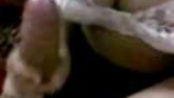 video Čovjek trpi slobodni pornići na licu svoje djevojke