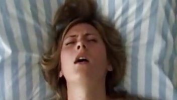 video Dječak lovi pornici sa curama jezik preko slatkog klitorisa lijepe žene u pozi 69