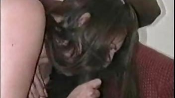 video Kliznuo je u točku koja je ležala na krevetu gola djevojka domaci pornjici