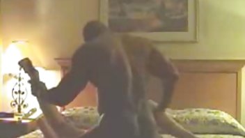 video Dječak je slatku djevojčicu udario u usku guzu, a zatim meki pornići završio u njoj