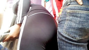 video Cutie Amirah Adara pornici u teretani usisava divovskog kuraca u dupe