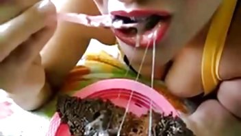 video Gurnuo sam gaćice starinski pornići u pičku i sjebao mi dupe